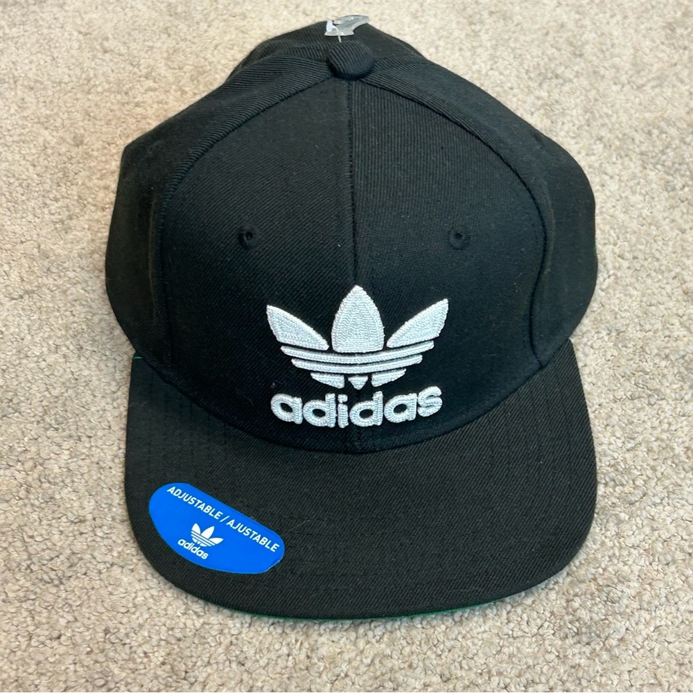 Men's ADIDAS Original Ori Trefoil Chain Black on White Snapback Flatbrim Hat Cap